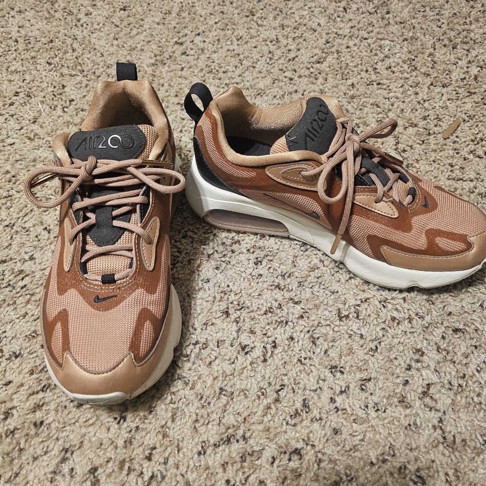 Nike Air Max 200 Holiday Sparkle Copper Tone Sneakers size 7.5